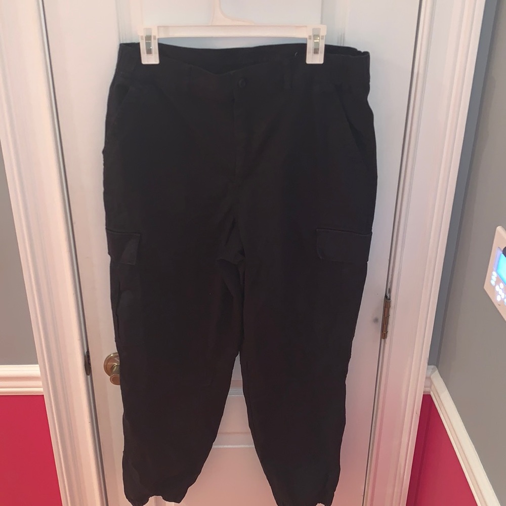 American Eagle Black Cargo pants w/ pockets